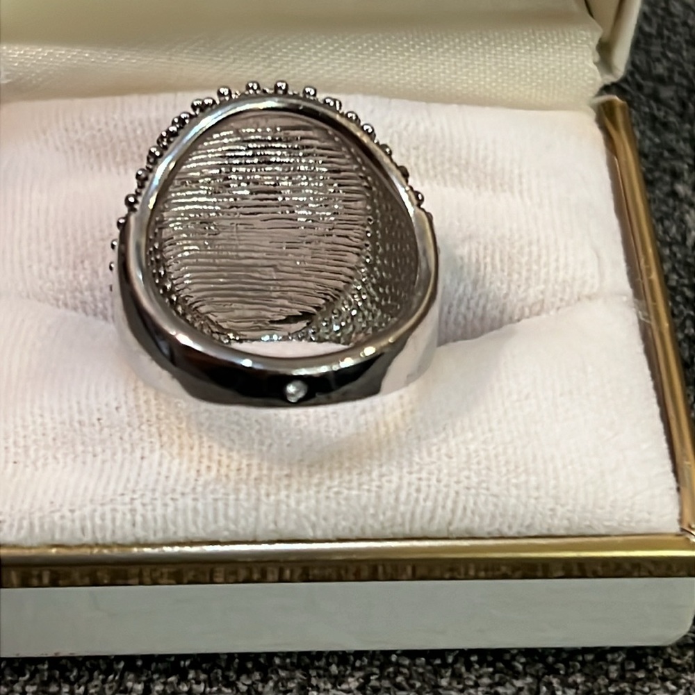 Ring - Picture 3 of 3